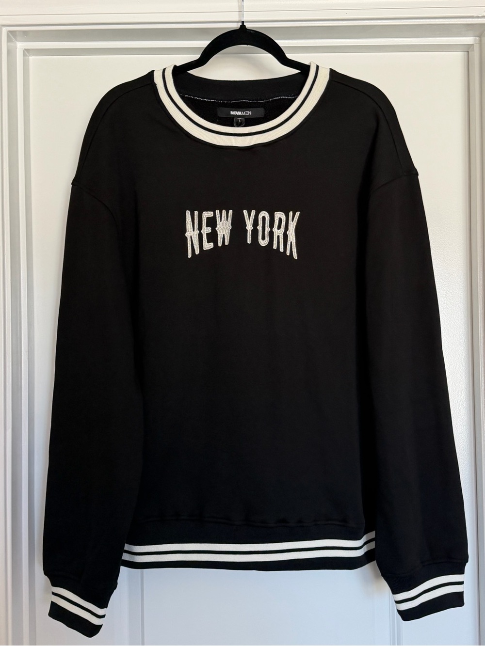 New York Black & White Sweatshirt (new)
